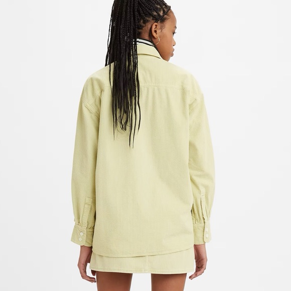 Levi’s relaxed fit button up (Multiple sizes) - Picture 10 of 16